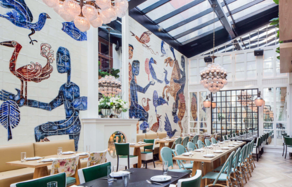 Cafe dengan nuansa mediterania yang segar